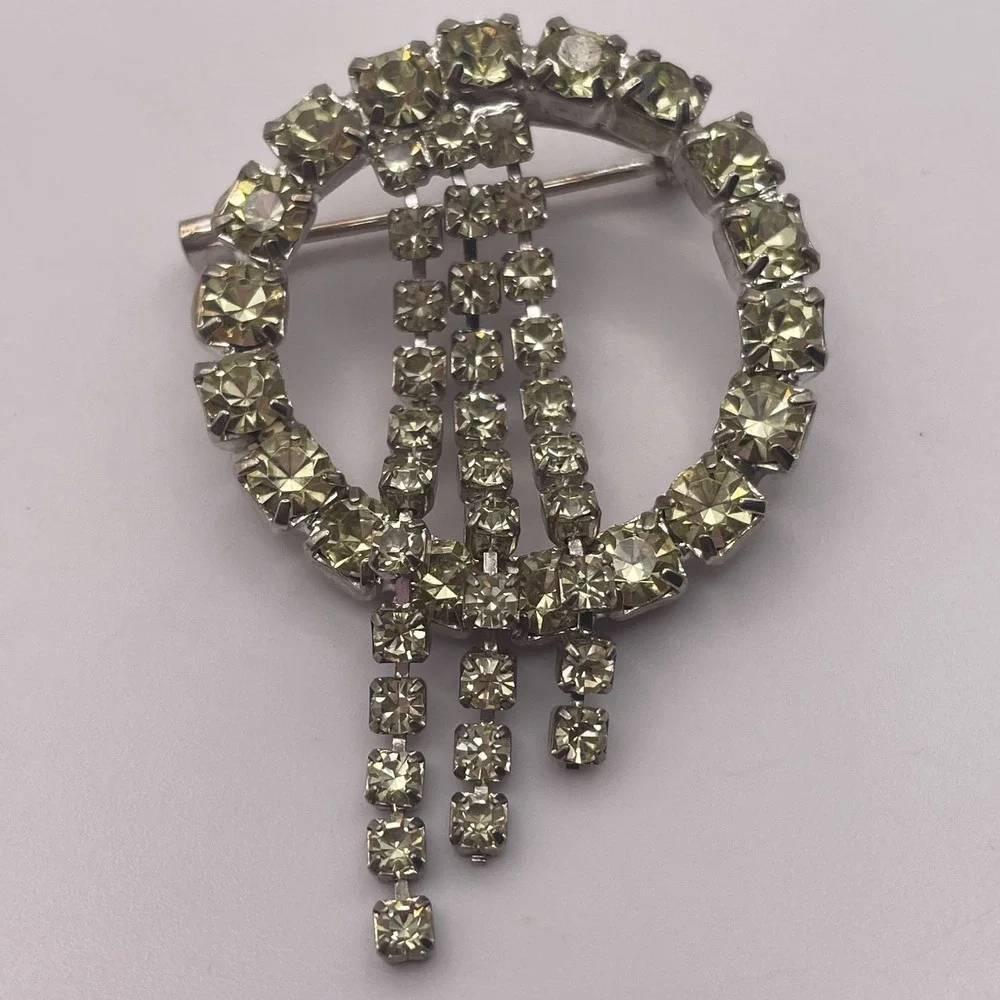 Vintage Mid Century Pale Yellow Rhinestone Circle Trembler Dangle Brooch Pin